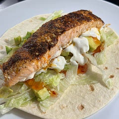 I added a little sweet chilli dip over the lettuce and used a mix of crème fraiche and yoghurt as didn’t have enough yoghurt left. I also had no cariander so used a little dry mixed herbs and it was great. Will definitely make this again.