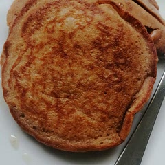 Included protein powder, really fluffy, really absorbs the maple syrup but at the same time dry