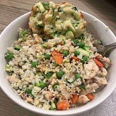Amazing low cal option! I used c premade califlour rice and added 4 oz of chicken!