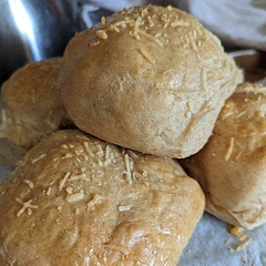 These were amazing and simple to do. I did the mixing and kneading steps on the dough setting of my bread so it was very little hands on work. 