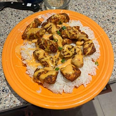 Stick to the 3-4 per side. We added some more sraricha for a little more kick in the sauce.