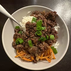 this is real beef! but i made an impossible beef one as well since i was cooking for both eaters. it came out sooo yummy both ways! easy + delicious. i also sautéed some bean sprouts + carrot slices