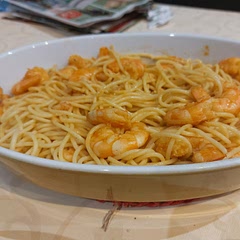 It whas esay to make and delicious, i just didn't had whine so i change it with beer but i tastet nice.
And it has an equilibrated flavor