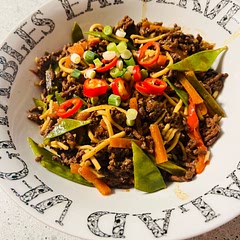 I added mange tout and fresh chilli I think this will work with broccoli