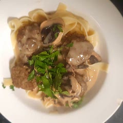 Definitely needs thickening sauce too thin. No mention of turkey mince in ingredients only when you look at directions. Made it just for 2 without the turkey. Even though it tasted good it too long to cook. Easier and quicker recipes out there. 