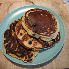 I added some caramel on top of the pancakes and that made it even better