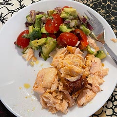 3/5 fresh tasting

I marinated the salmon overnight and it tasted still pretty bland. The avokado salsa was the star on the show. 

It was good, maybe I'll do it once a month in the future. And grill or airfry the salmon instead of using the oven.