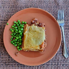 I did it without white sauce and the sides were a bit dry, but otherwise the taste was amazing 