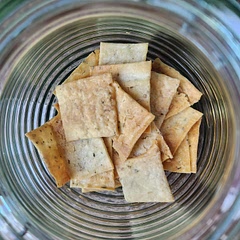 First batch of sourdough discard crackers.
Only had enough discard left to do a half batch so it just took 25 minutes in my oven.