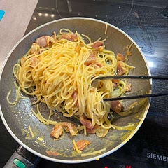 Easy and really tasty recipe, unfortunately didn’t have the guanciale, but bacon also works. Will definitely cook it again ❤️