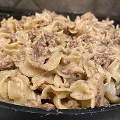 Mixed in spices and cheese from Velveeta Skillet. Seasoned beef with Roasted Garlic & Herb spice. Added mushrooms and fresh shredded mozzarella.