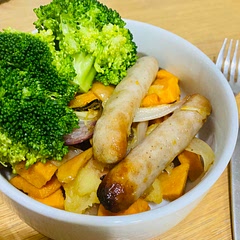 I switched the maple for honey, switched the swede for sweet potato and used chipolatas as it’s what I had in the fridge to use.it tired out nice tho, I’d deffo make it again.