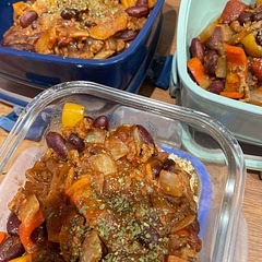 Good easy recipe, meal prepped for work with cauliflower rice as a lunch. Go to for meal prep again, lovely and spicy.
