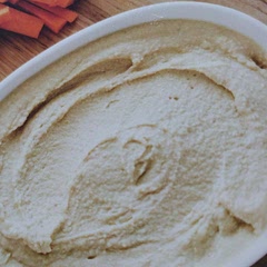 the hummus creamy, nice texture 