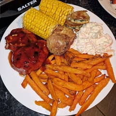 Done this chicken with sweet potato fries and loads of sides! Only added 1 garlic instead of 3 in the sauce! The sauce was absolutely to die for, so delicious. Will be making it again! 