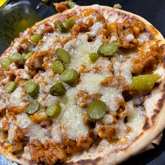 It was lovely i put cheese and gherkins on it to