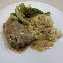 Delicious! I added a little sage and oregano and I could only get neck sirloin -plenty of fat #uglyfood 😜