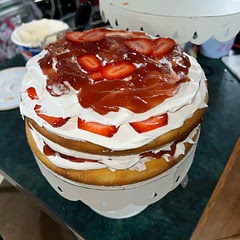 its good! if you cook it in a smaller pan (smaller pans) be sure to cut the cooking time haha. i over cooked it. i also just used strawberries and it tasted amazingggg