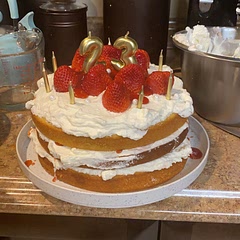 Tasted amazing, made it for my sisters birthday. The only thing I didn’t do was raspberries, honestly super easy to make