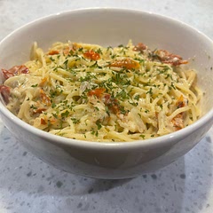 Didn’t have fresh parsley and added some sun dried tomatoes. Also used Angel hair instead but it was EXCELLENT.