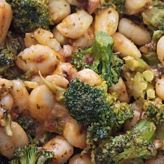 I added broccoli because I like when there are some veggies. It was nice. I think a little bit of bacon would be a great addition too