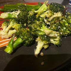 Definitely recommend! Black pepper and lemon on broccoli 🥦 = pleasure 👌👌