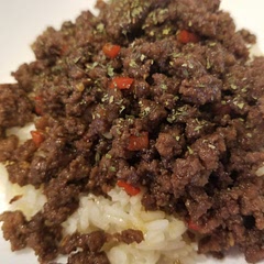 This is a really delicious and simple dish.  You can adjust the spice level and it was nice to have a different recipe and taste for ground beef.  I added a bit of red bell pepper also.
