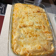 I added 4 packets of mild sauce I had left over from Taco Bell to the cheese sauce… you should too! It really helps spice it up a little.