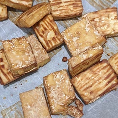 I just wanted to post a review on tofu part real quick. From my experience (born and raised in Japan), step 7 is the key to the crispy tofu. You do not wanna skip this if you want them to become crispy. My tofu came out super crispy!