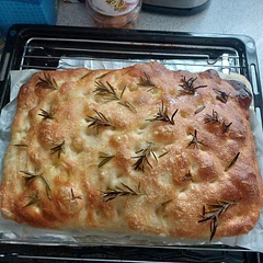 So easy to make. Never really made bread before so was a bit unsure how it would end up. Worked so well and so light and fluffy!!