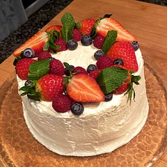 Made the cake for women’s day, my mother loved it! 

:)