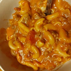 I never had it with cheese in it. I used a bit of Velveeta I had along with some gouda and aged white cheddar. The cheese takes the acidity out. Very creamy and tasty. 