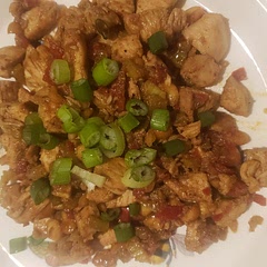 This was delicious! It called for 2 1/2 tsp of Sriracha but I put in only 2 and my husband just added more for his serving. 