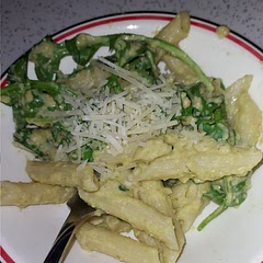Used green instead of red cuz i didn't have any, added arugula at the end, and added red pepper spice. I also just used mixed nuts lmao cuz i didn't have plain walnuts 