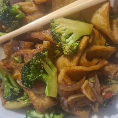 I decided to add some broccoli and it was fantastic. 
I blanched the butsan in hot water that made the flavours easier to take on. Lovely and filling. But could use a side dish. Was quick and easy too.