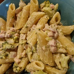 The steps are excessive. I made it more simple
 Boil the broccoli with the pasta, add cream cheese in the sour cream , drain broccoli and pasta and add sauce and mix. Simple
 Yum easy 