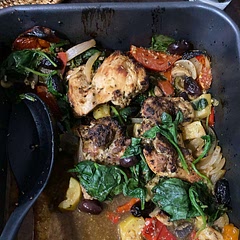 Delicious 😋  I used 3 quartered tomatoes, 3 Zucchini,  red capsicum, mushrooms, bag spinach and Olives. I will put this one on my go to list for sure 😍 I made with mixed roast veg. but could maybe add some chats for a one dish meal.