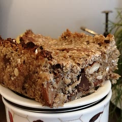 Worked very well! I didn't have sesame seeds nor vanilla so I didn't put any. The texture is dry on the outside, soft inside, very pleasant. It feels less compact when it's warm but cold, it's a perfect breakfast to have on the go