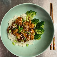 I think the sauce in this recipe needs adjusting. It was slightly too vinegary for me and also gingery (I think I used too much). However it’s quick and easy and healthy :)