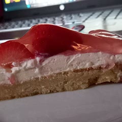 It was very sweet and creamy, a lovely cake. The jelly didn't go too well for me though I didn't give it enough time to set and used vegaterian jelly.