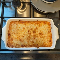 I am from Holland and i saw this recipe on fb. I add also 2 pieces of fresh garlic and 2 onions. We really love this recipe 😍 Even our kids love this. Thnx for sharing. Greetz from Holland