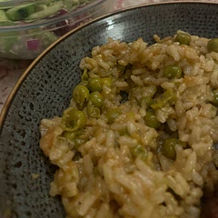 I put paprika and that’s why the color is a bit red. Easy and simple - gotta love that!