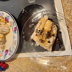 Had crab salad and garlic bread on the side. Very tasty
