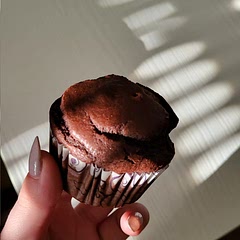Needed something quick and easy. Didnt have chocolate chips at home but still turned out great.