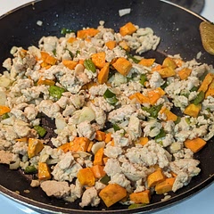 There's is no cheese on this yet and it's only two portions but you can bet I'll be making this again! It was DELICIOUS!! I didn't have yellow peppers but green worked just fine. Absolutely recommend this recipe. The most difficult thing will be NOT eating my lunch prepped for tomorrow now! 😂