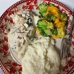this chicken was absolutely delicious, bf and I both enjoyed. we topped ours with Athenos Mediterranean Feta cheese. 