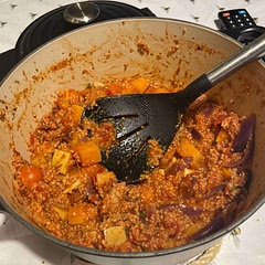 Pretty bland, except a strong lemon flavour. Even with a lot of extra seasoning. Cous cous is also too wet.