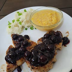 Sooo good! My strawberries went bad so I ended up using blueberries and it turned out amazing! 