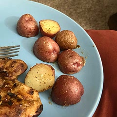 I changed up the recipe a bit and had to adapt with using the wrong the wrong size aluminum foil (you live and you learn). Seasoning was the same, only difference was no parsley and lemon juice over zest but hoo boy these were outstanding ❤️