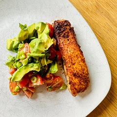 This was soo good, used lemon juice cause I didn’t have a lime and air fried it rather than pan fried but wow. Yum